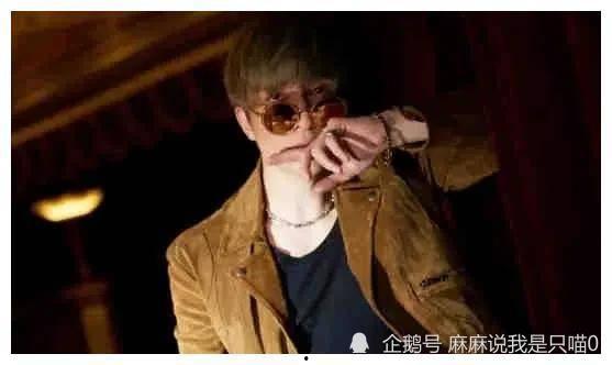 明星吃娱乐圈大瓜图片,明星真实吃瓜瞬间，揭秘幕后真相